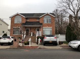 52 Sharrotts Rd, Staten Island, NY 10309