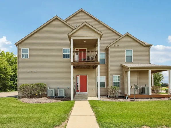 661 Stonegate Dr, Sycamore, IL 60178