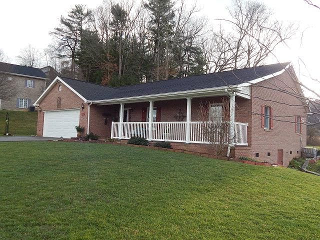 1st image of 301 Fox Run Dr
