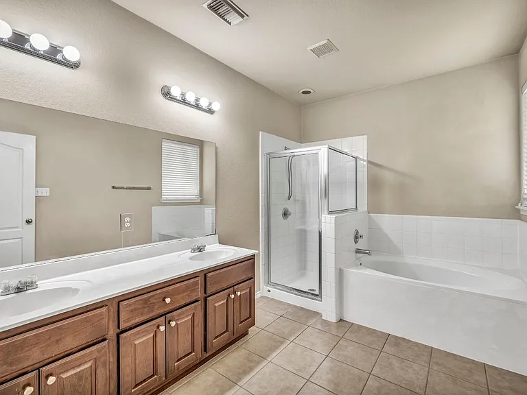 3748 Pine Needle Cir — Photo 25