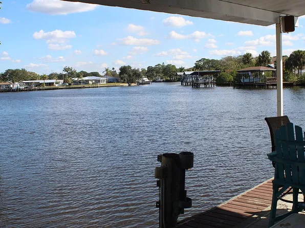 814 Blue Heron Blvd, Ruskin, FL 33570