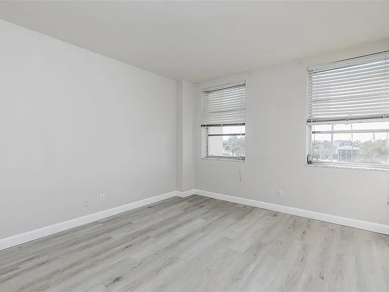 10355 Paradise Blvd #213 — Photo 27