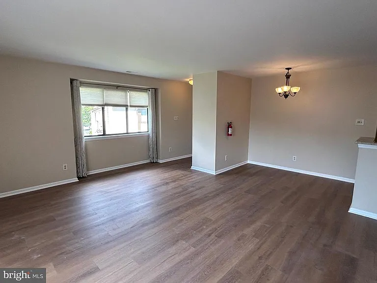 504 Britton Pl — Photo 6