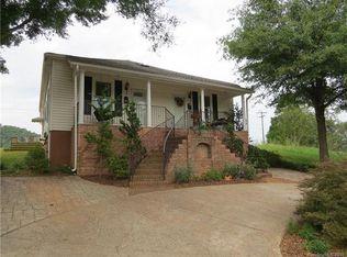 123 7th St #A, Cramerton, NC 28032