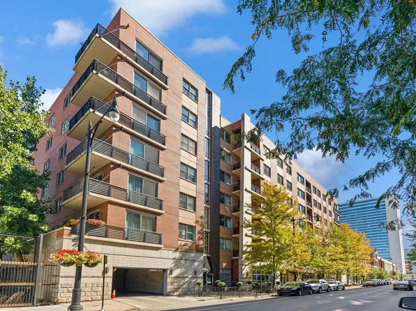 873 N Larrabee St APT 401, Chicago, IL 60610
