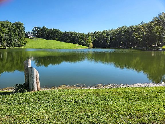 2nd image of 29 Lake Bend Dr