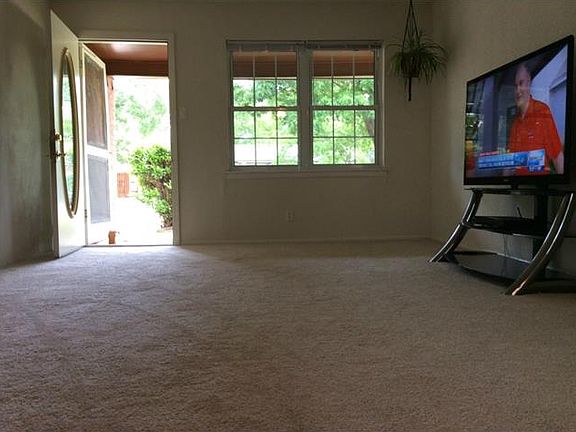 5th image of 3601 Larry Ave
