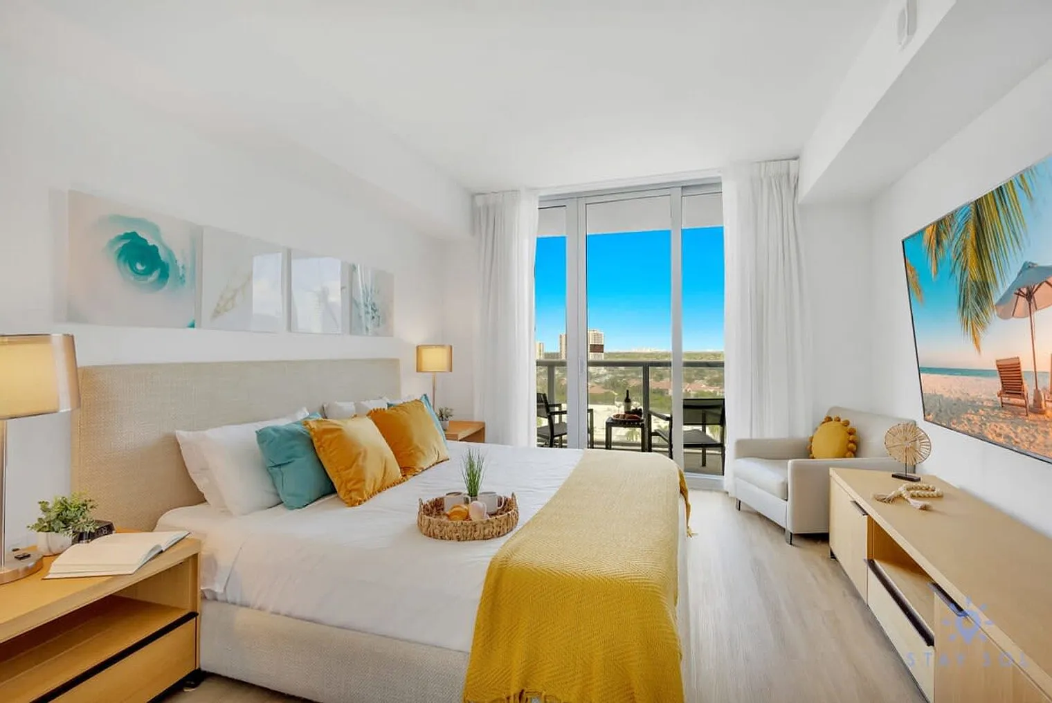 1 bed, 1.0 bath, 699 sqft, $4,702 — Photo 3