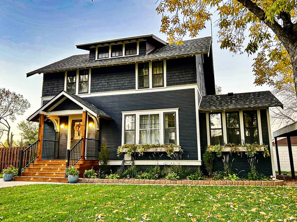 116 N Park St NE, Wagner, SD 57380