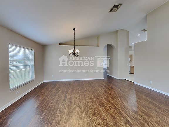 3rd image of 1221 Crimson Clover Ln