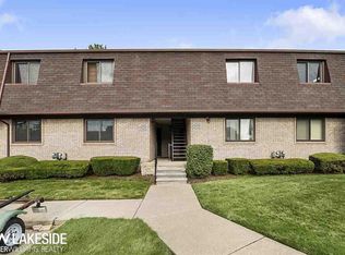 25470 Quarterdeck St, Harrison Township, MI