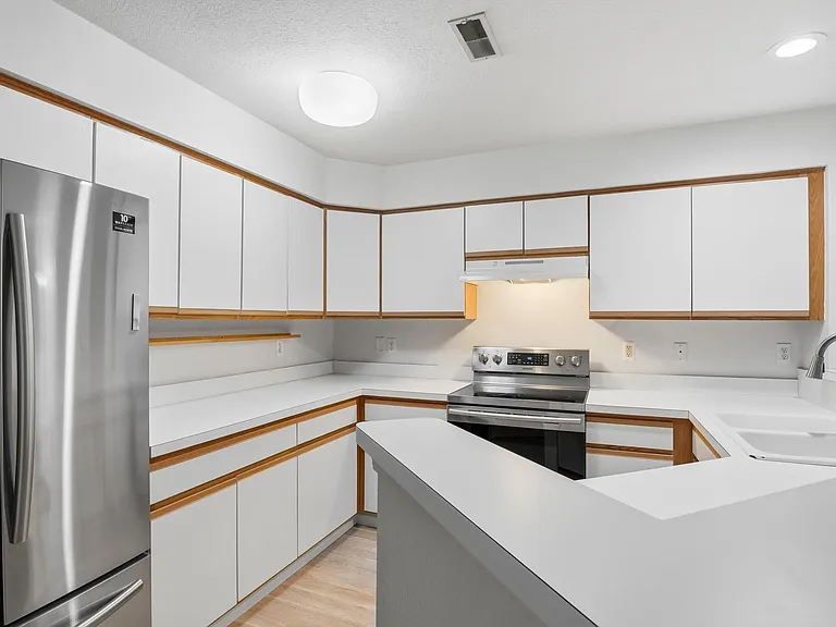 1335 Millbrook Trl — Photo 12