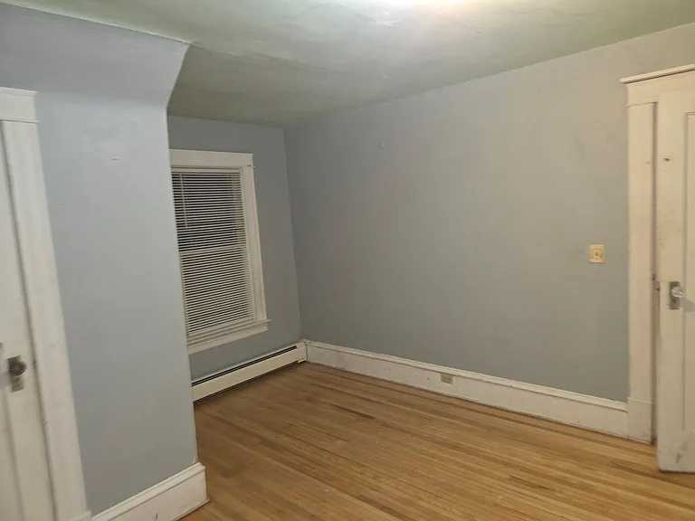 2608 Plymouth Ave N — Photo 8