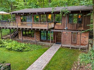 5486 Allen Dr, Hamburg, NY 14075