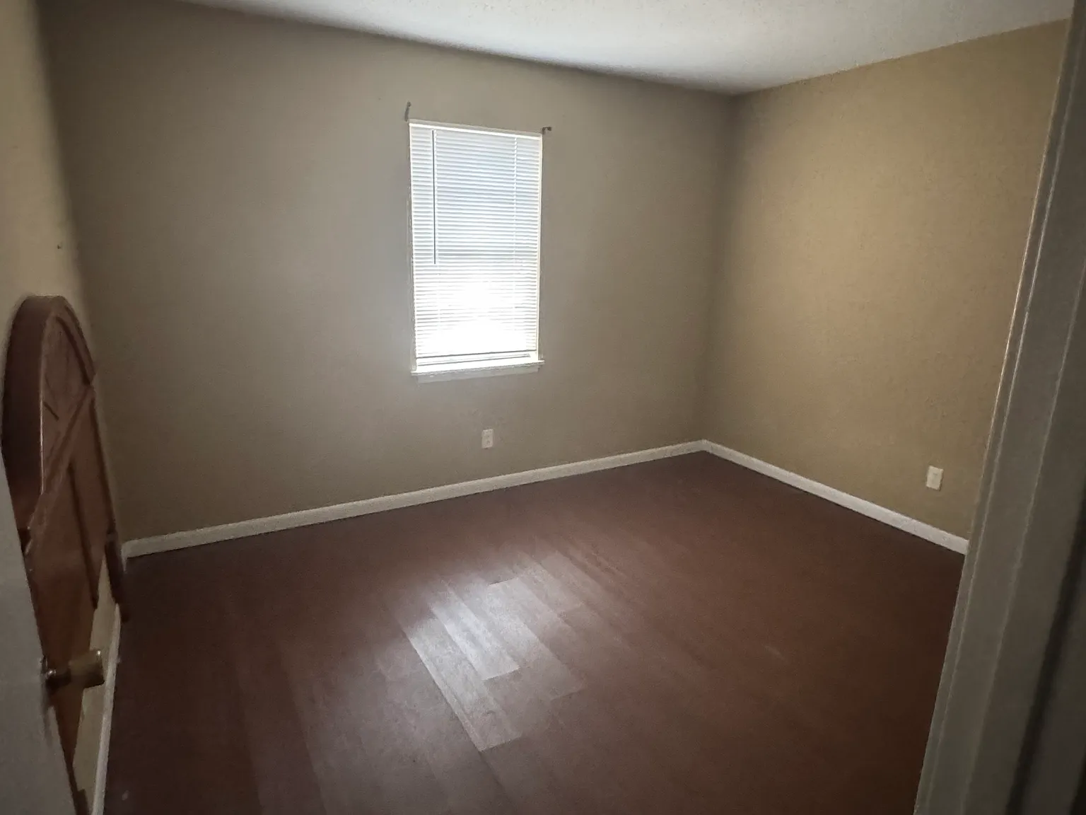 2 bed, 1.5 bath, 1500 sqft, $900 — Photo 3