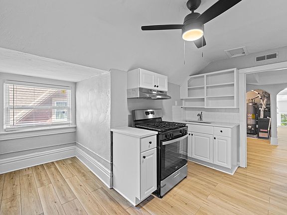 3rd image of 4055 Warwick Blvd #3