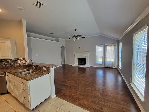 4th image of 901 Jodie Dr