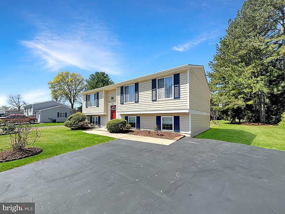 2nd image of 2918 Ashdown Forest Dr