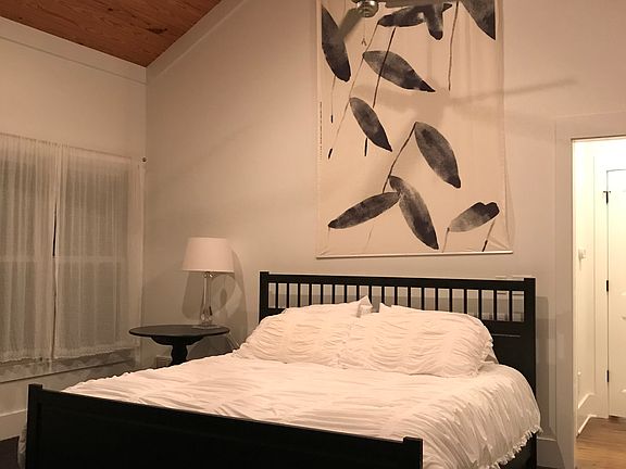 Master Bedroom Overlook Lake