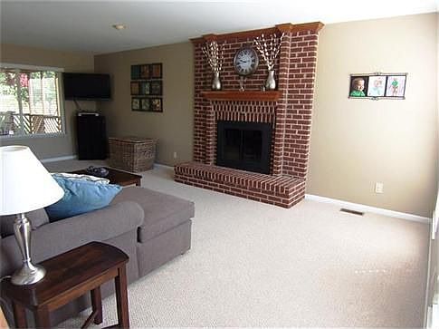 4th image of 136 Lake Park Dr
