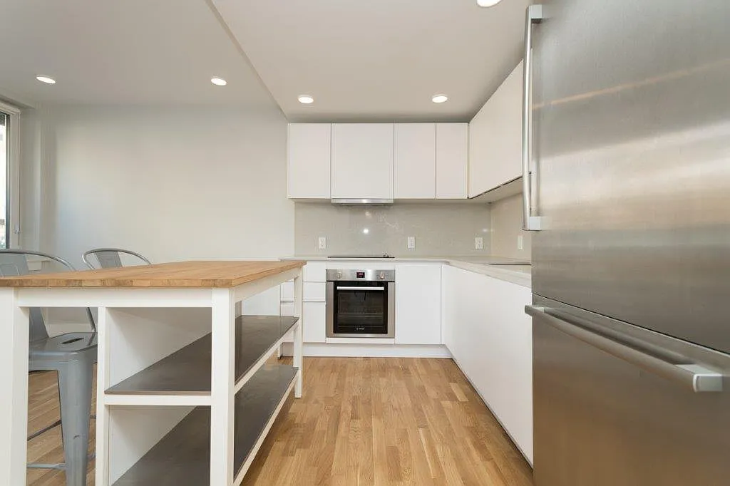 3 bed, 844 sqft, $5,000 — Photo 2