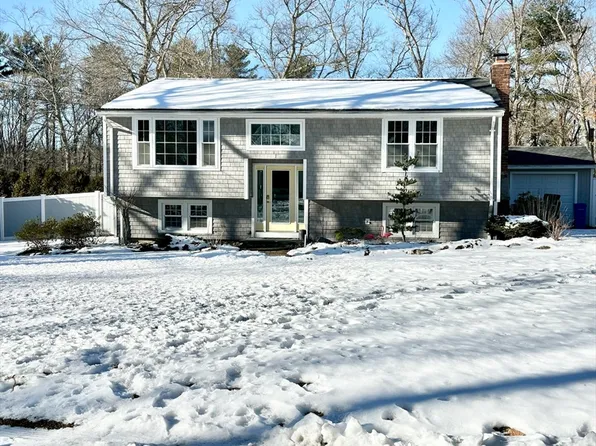 30 Heritage Dr, Attleboro, MA 02703