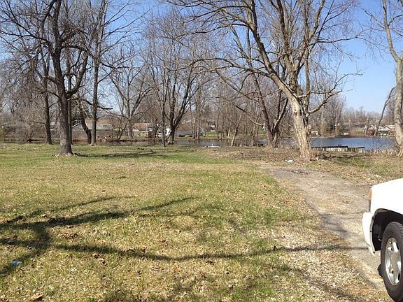 2nd image of 217 N Park Dr
