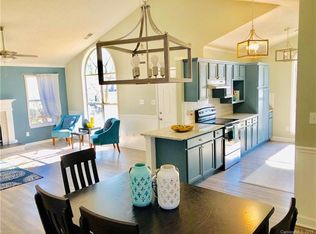1614 Oak Knoll Ln, Charlotte, NC 28214
