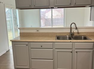 1522 Applewood Ave, Lincoln Park, MI 48146
