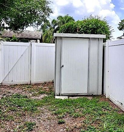 5th image of 1409 Drum St