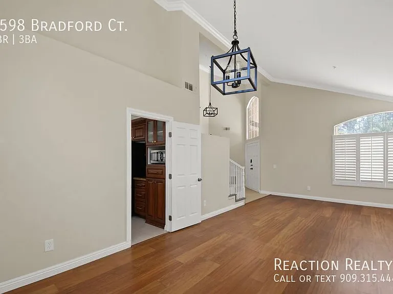 6598 Bradford Ct — Photo 13