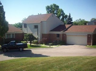 5317 Fairway Ln #1, West Bloomfield, MI 48323