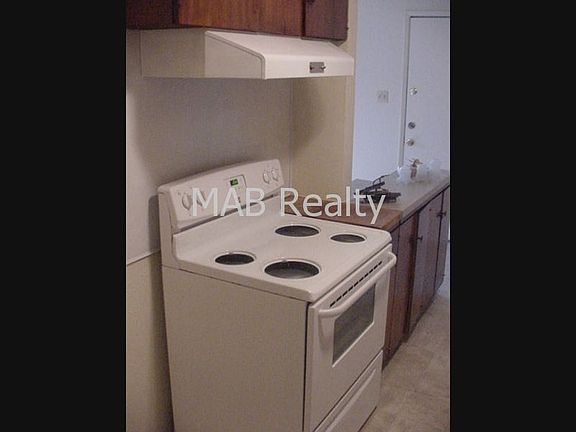 5th image of 13217 Castleton Dr