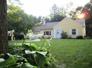 41 Woodside Dr, Penfield, NY 14526