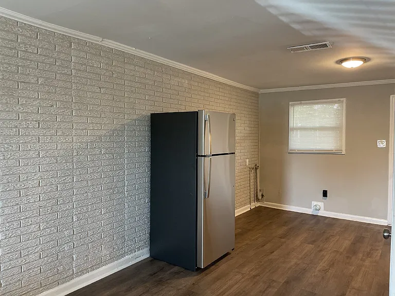 102 Madrid St #9 — Photo 15