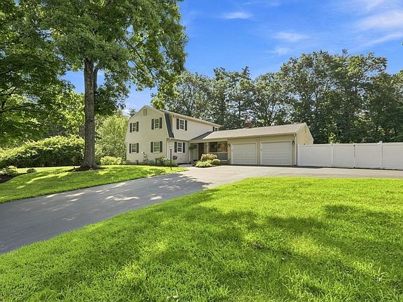 3rd image of 3 Conifer Dr