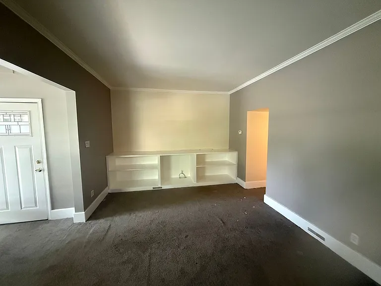 145 E Bennett — Photo 11