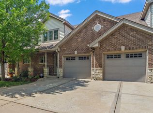 855 Illinois St #R3, Lemont, IL 60439