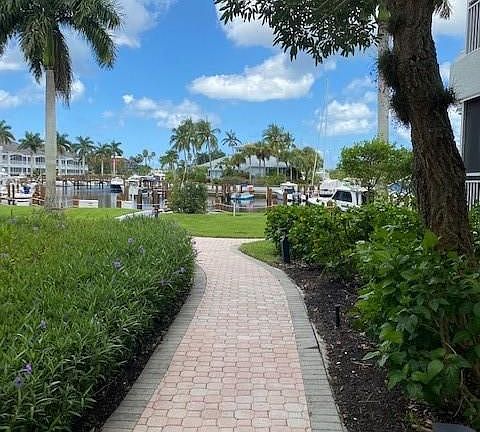 3rd image of 5065 Yacht Harbor Cir APT 701