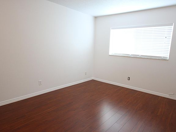 5th image of 4611 W Fig St Unit 106