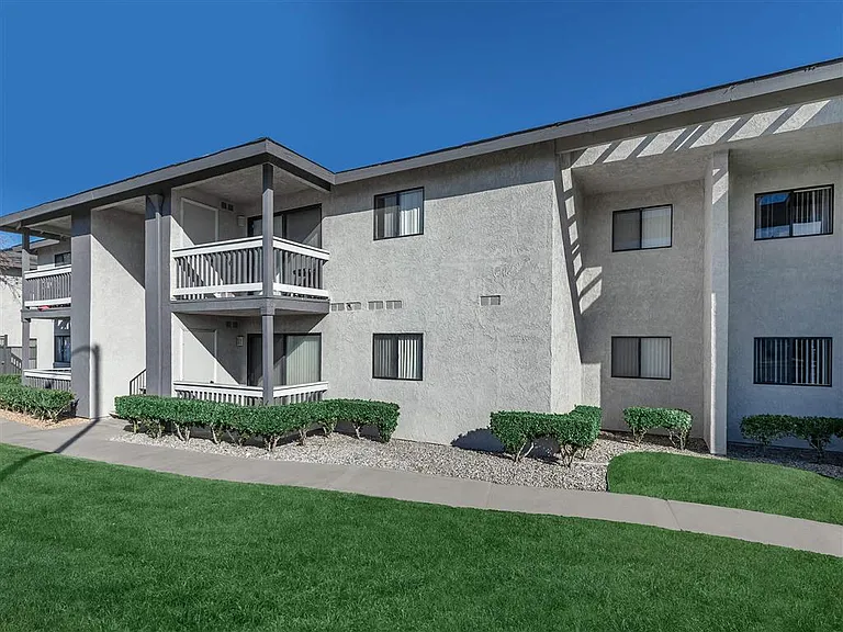 Montecito Apartments — Photo 16