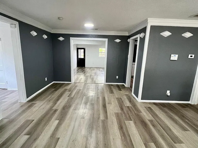 2107 Garvey Dr — Photo 6