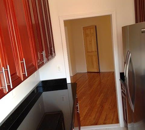5th image of 125 Christopher St APT 5E