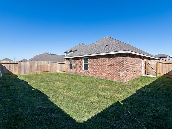 5th image of 3201 Buttercup Dr