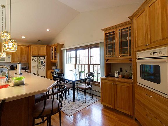 2nd image of 32 Scenic Hill Dr