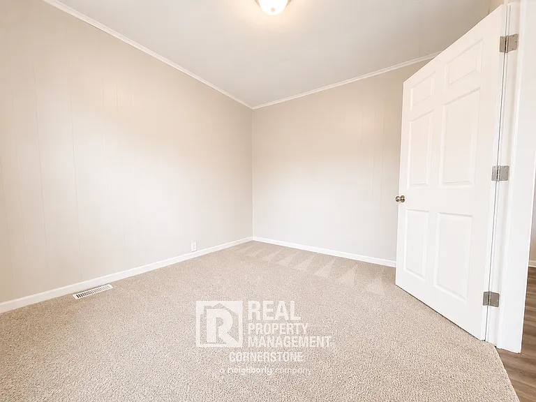8620 Portage Rd — Photo 11