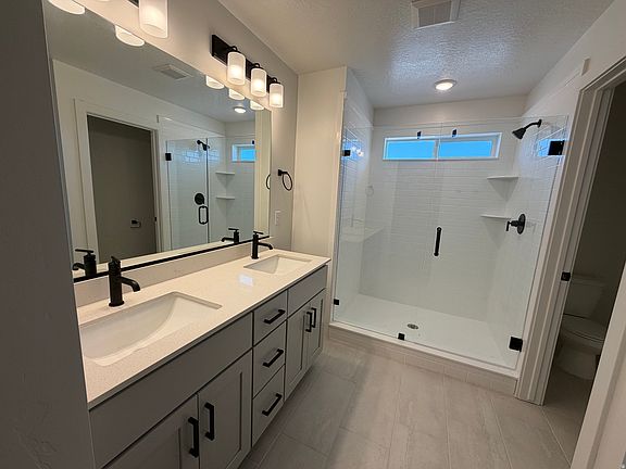 5th image of 2818 W Aurora Ave