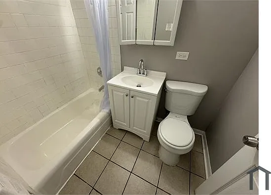 2 bed, $1,686 — Photo 3