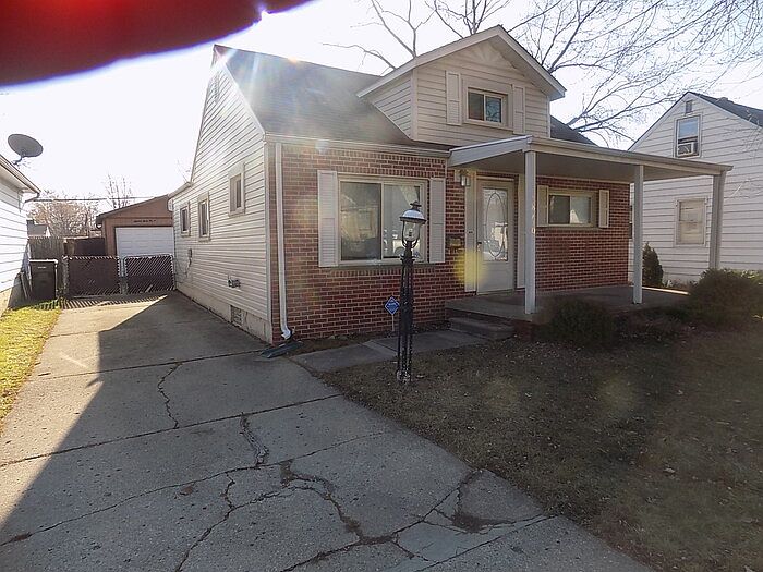 1st image of 18740 Meier St