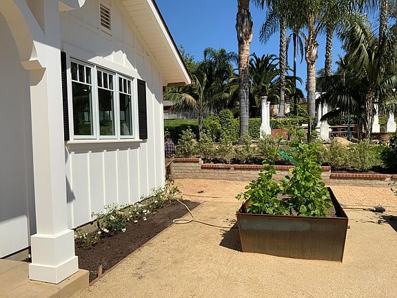 3rd image of 3340 Foothill Rd